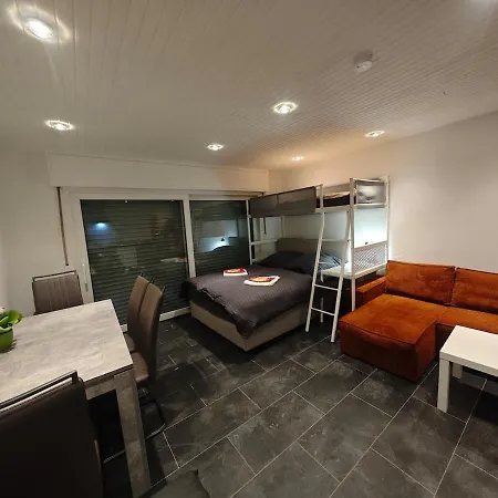 1-zimmer-apartment Fuer Bis Zu 6 Personen Mit Terrasse קרפלד
