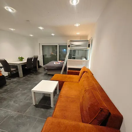 דירה 1-zimmer-apartment Fuer Bis Zu 6 Personen Mit Terrasse קרפלד
