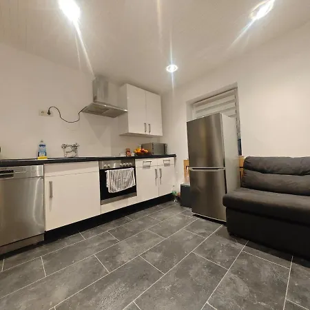 1-zimmer-apartment Fuer Bis Zu 6 Personen Mit Terrasse דירה קרפלד